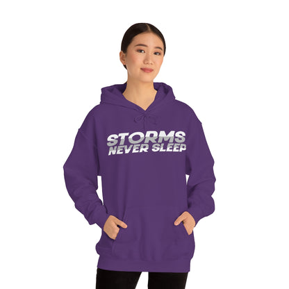 Sudadera con capucha Storms Never Sleep 