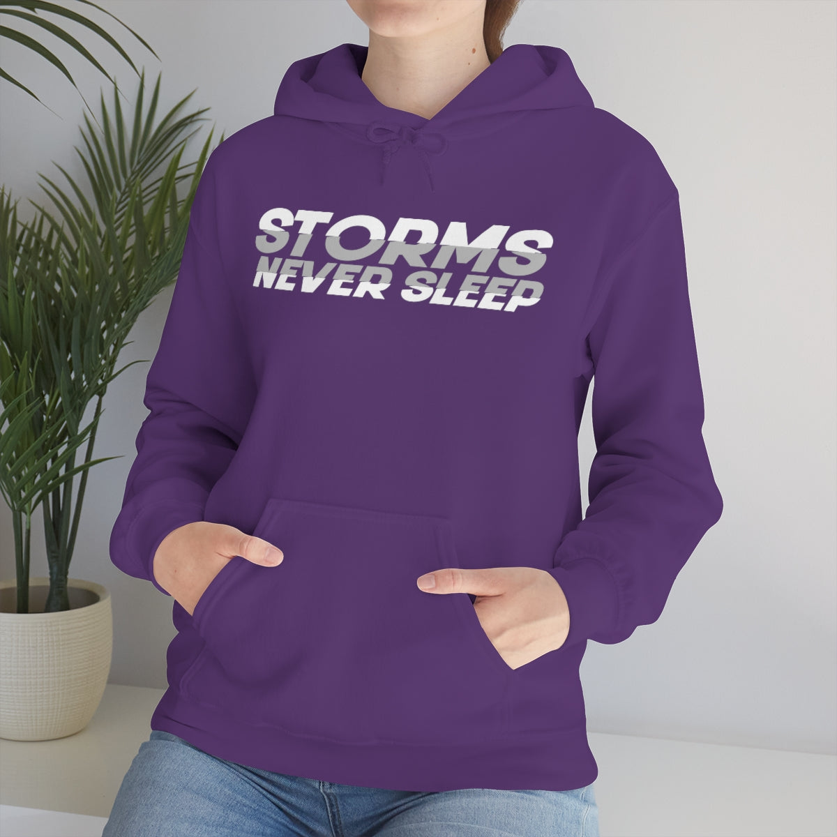 Sudadera con capucha Storms Never Sleep 