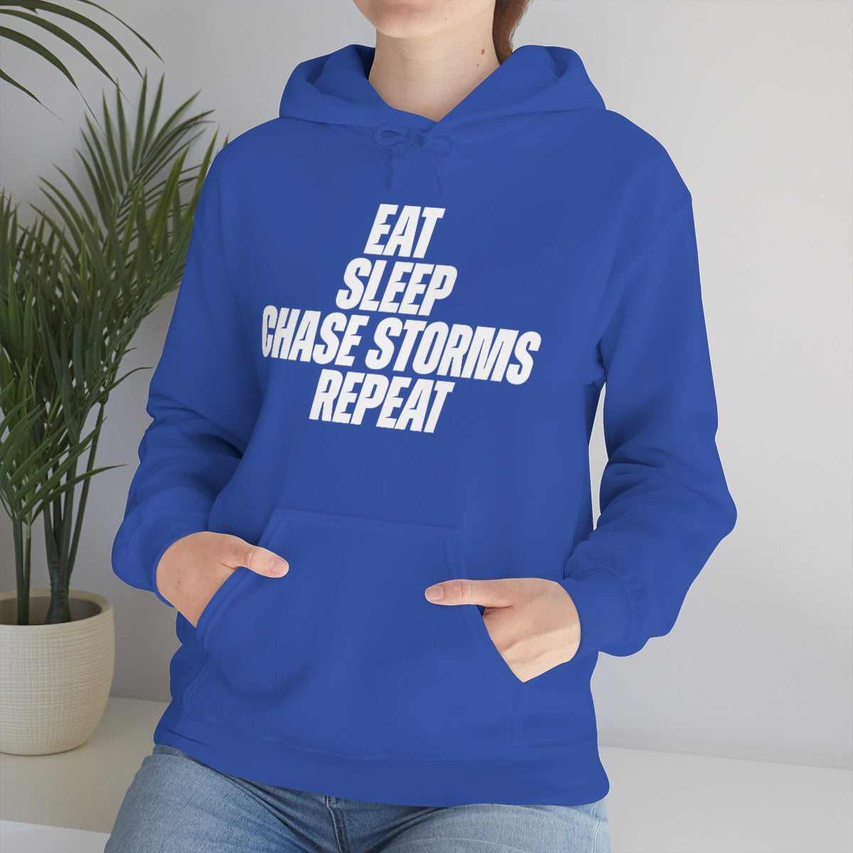 Eat, Sleep, Chase Storms, Repeat Sudadera con capucha 