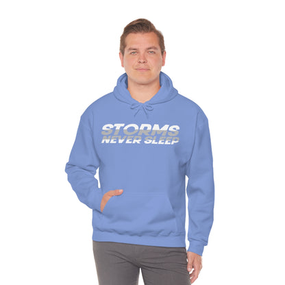 Sudadera con capucha Storms Never Sleep 